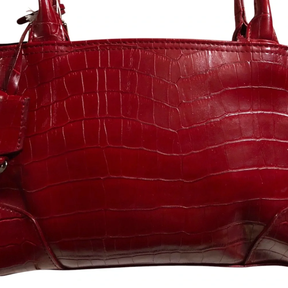 BULAGGI The Bag Leather Red Crocodile Embossed Shoulder Bag w/Lock & Key 💥Sold💥 - Picture 3 of 15